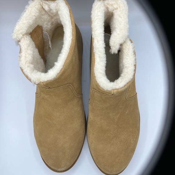 NEW UGG Boots Romely Zip Tan Women's 9 - Picture 2 of 13